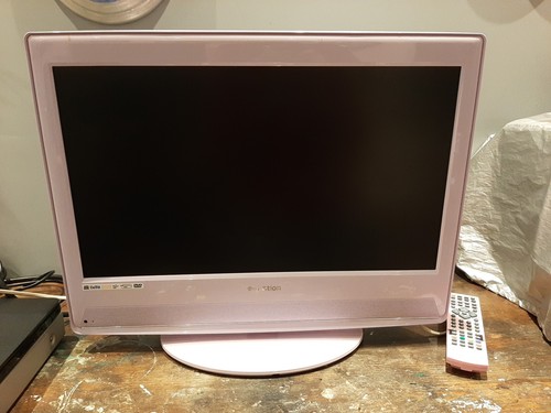 Pink universal media - pink, 21.6"