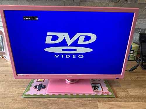 Technika 5in pink - 21.5in, 1080p